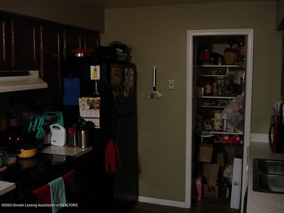 3rd image of 523 Bainbridge Dr APT 27