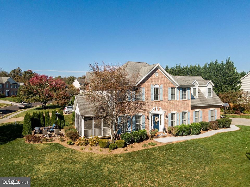 1st image of 2833 Saratoga Dr