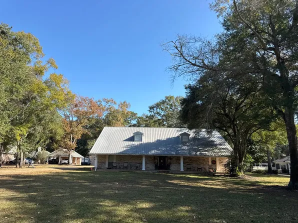 11540 Holly Bluff Cir, Biloxi, MS 39532