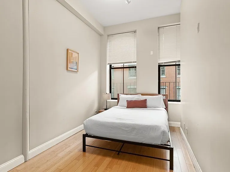 37 Temple Pl #401 — Photo 6