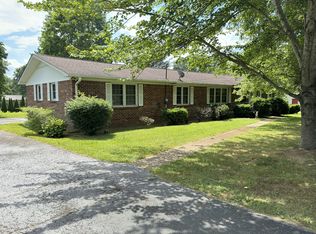 211 Patrick St, Estill Springs, TN 37330