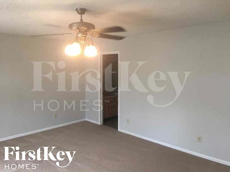 5702 N Jefferson Dr — Photo 14