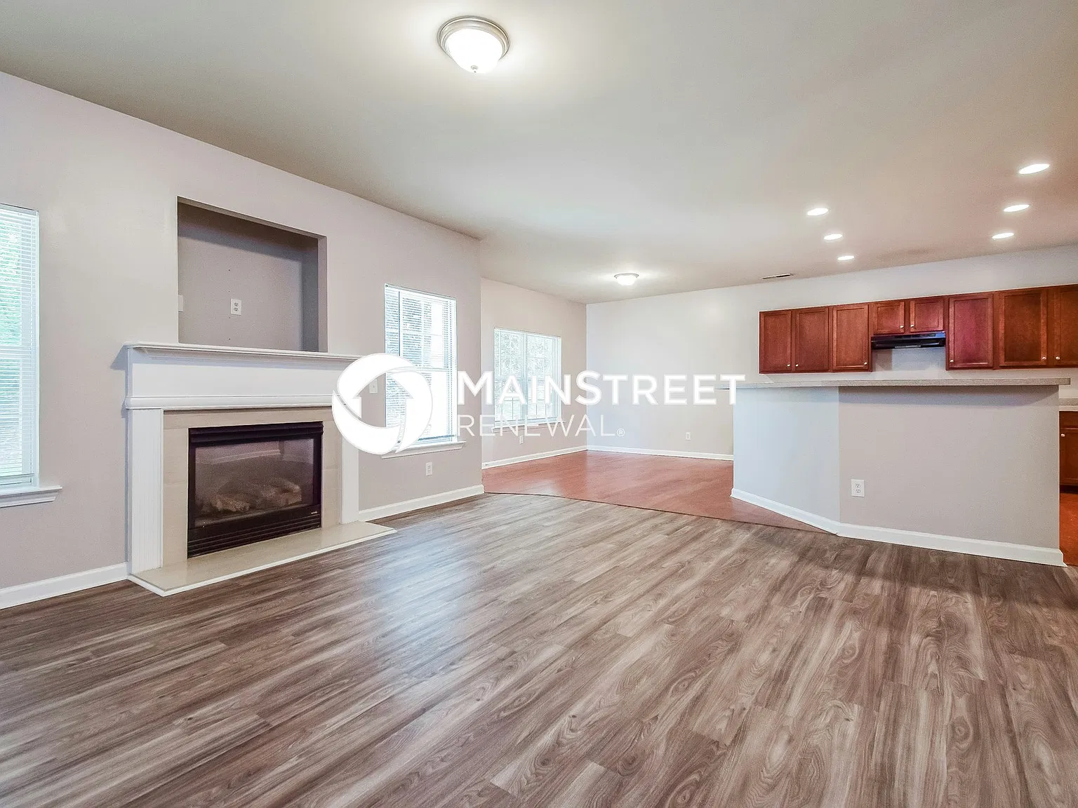 1300 Suttles Dr SW — Photo 3