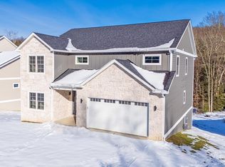 1027 Excaliber Dr, Morgantown, WV 26508