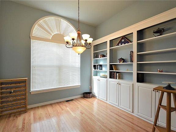 3rd image of 3 Pennine Cir