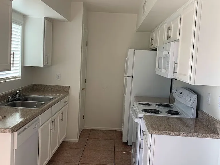 328 E Limberlost Dr #2 — Photo 6