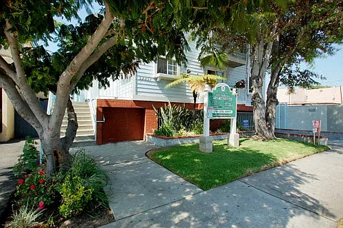 Lido Apartments - 12217 Pacific Ave — Photo 3