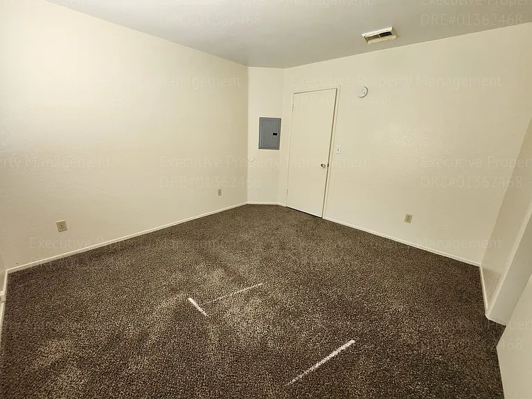 6302 Castleford St — Photo 17