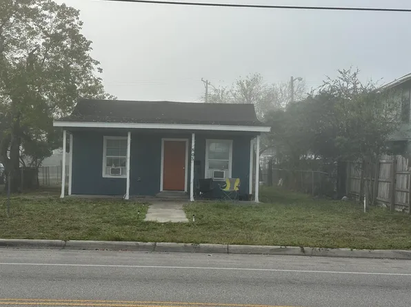 805 E Santa Gertrudis St, Kingsville, TX 78363