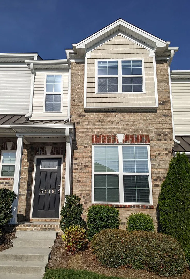Townhouse for Rent In Wyngate — Photo 1