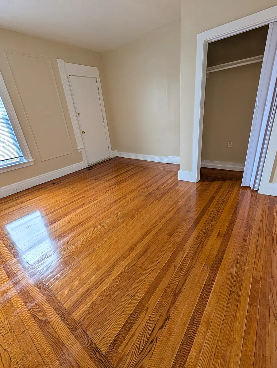 Building Photo - 92 Sylvan Ave #2