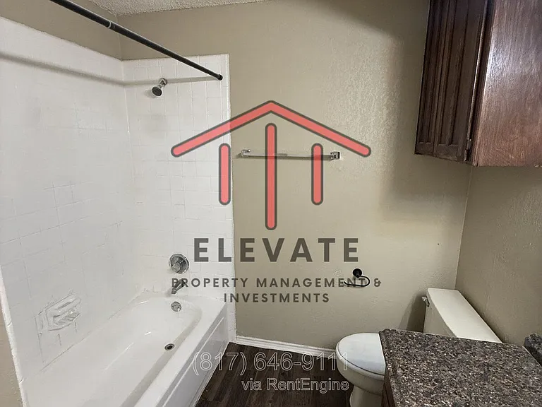 5904 Holiday Ln — Photo 8