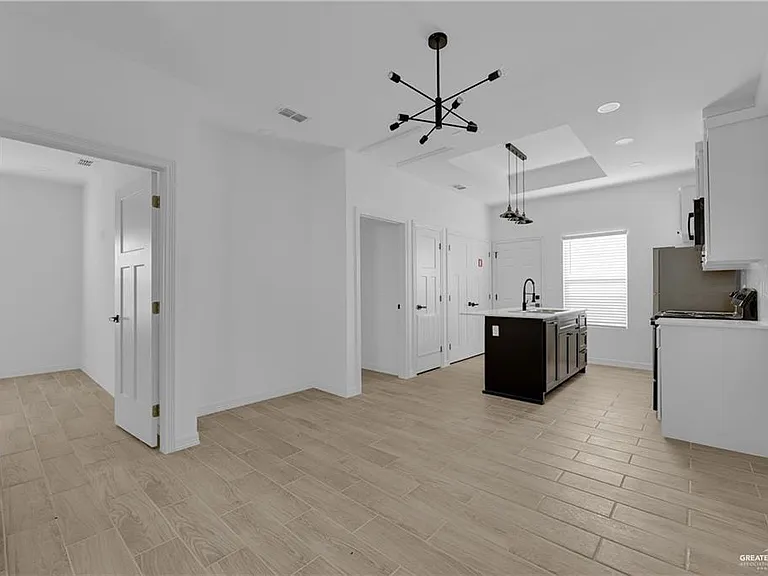 5613 Notre Dame Ave #3 — Photo 6