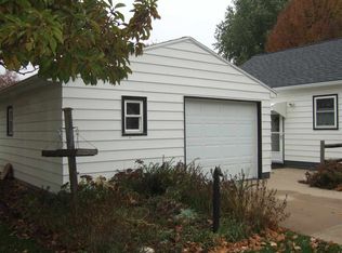 320 Bertch Ave, Waterloo, IA 50702