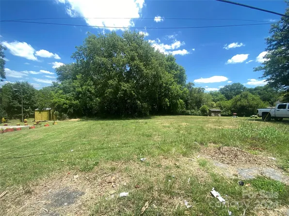 207 N Gregory St, Lancaster, SC 29720