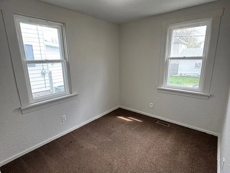 1516 Bayer Ave — Photo 8