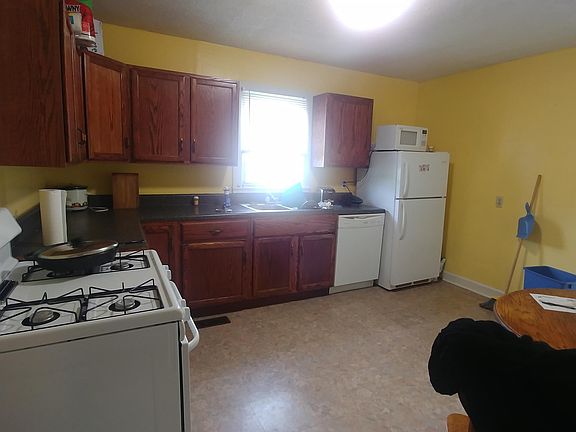 5th image of 406 Tristan Ln