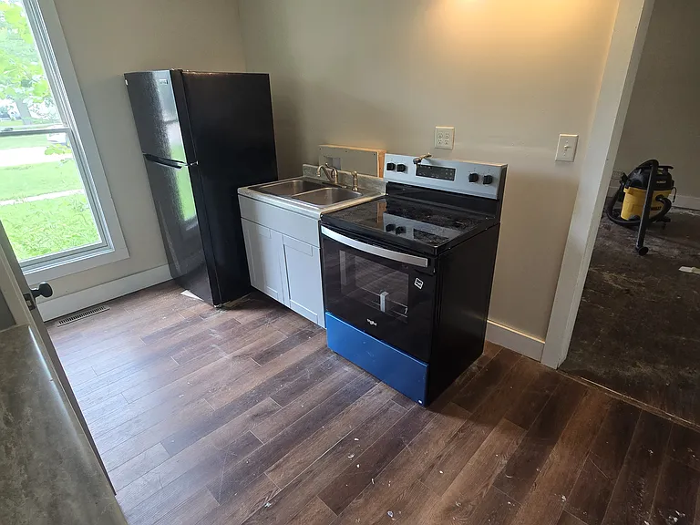36 N Market St #4 — Photo 8