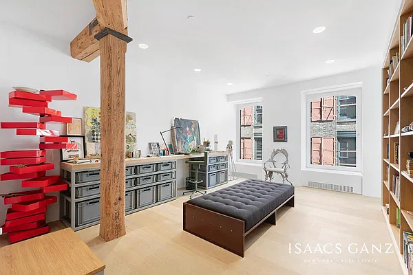 Sold by Isaacs Ganz Real Estate | media 8