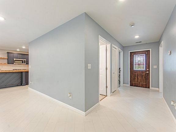 3rd image of 20449 Thornapple Ln