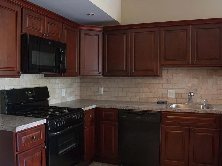 307 W Park Ave — Photo 8