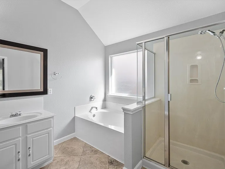 2204 Windcastle Dr — Photo 28