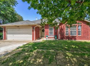 17304 Sun River Ct, Edmond, OK 73012