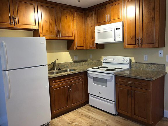 Dining/kitchen area