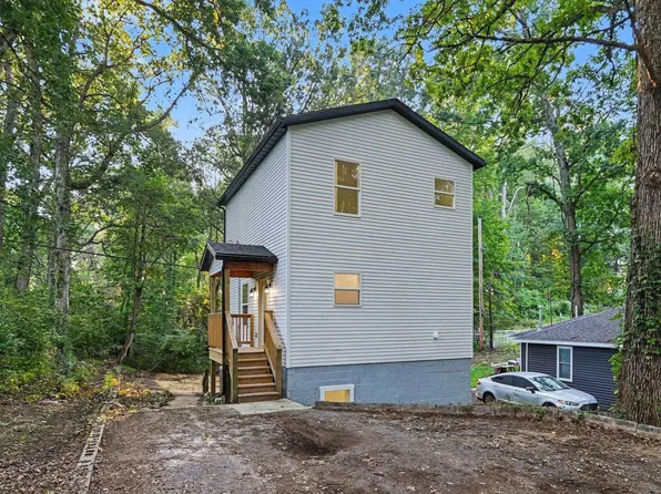 54470 Avalon Dr, South Bend, IN 46628