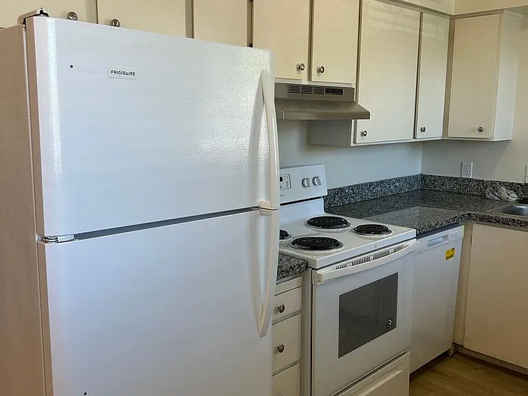 6508-2g - 725 Bennett Ave #1-12 — Photo 7