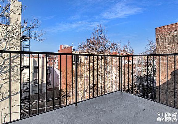 5th image of 699 Lafayette Ave #4B