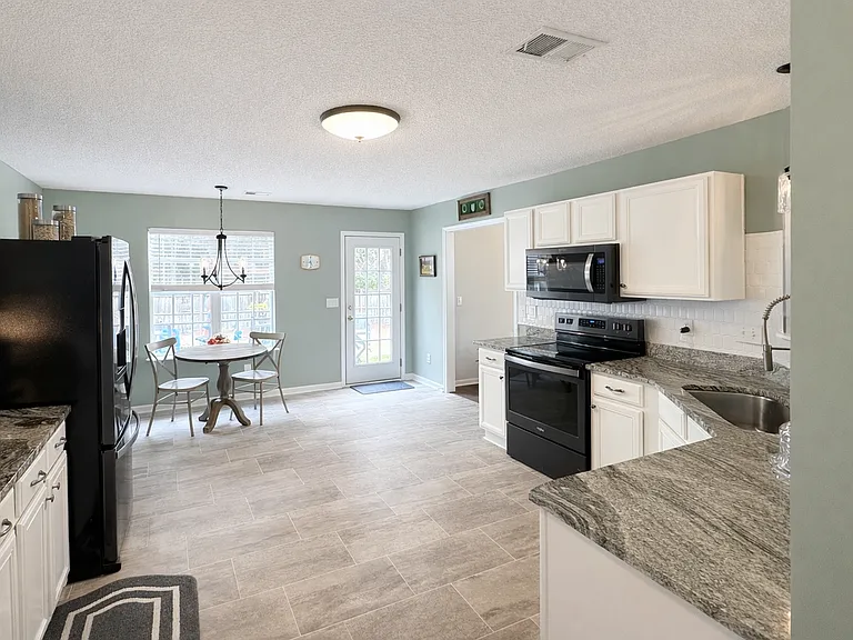 275 Dunning Rd — Photo 6