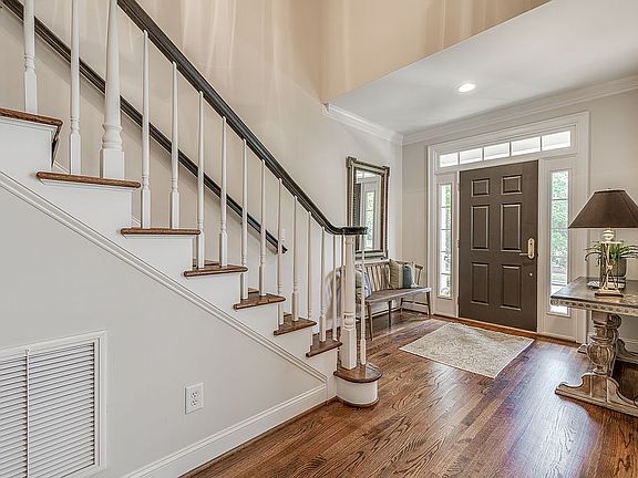3rd image of 128 Berkshire Ave