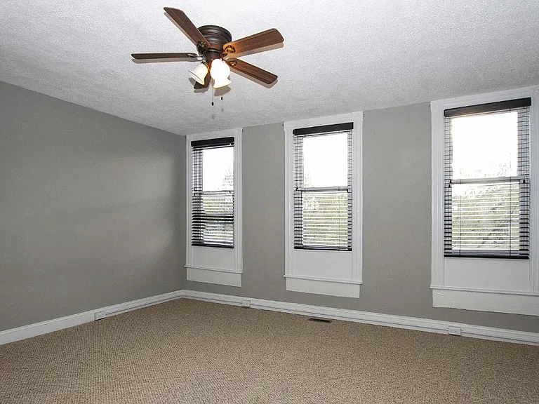 1246 Light St #B — Photo 16