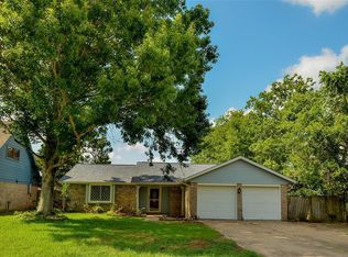 909 Noreda St, Angleton, TX 77515