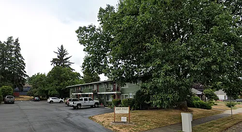 541-Main West Photo 1