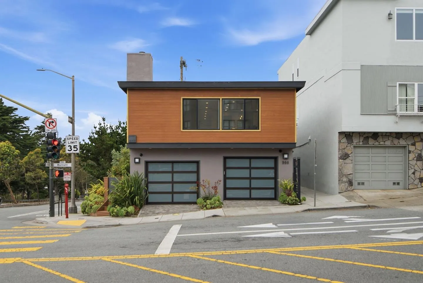 998 Burnett Ave - Photo 1