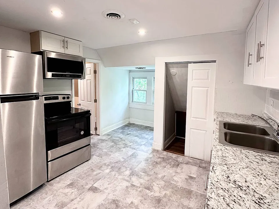 199 New Scotland Ave #6