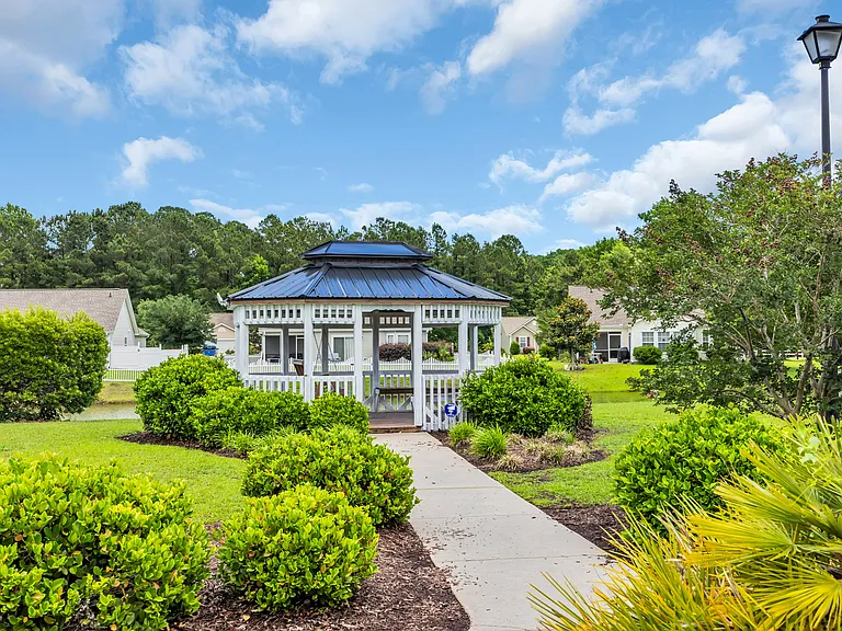101 Zinnia Dr — Photo 34