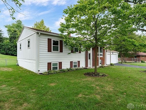 3rd image of 6105 Rivercliff Ln
