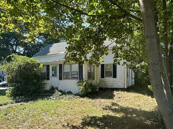 214 Vernon St, Wakefield, MA 01880