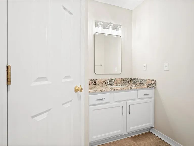 8218 Edgewood Dr — Photo 10