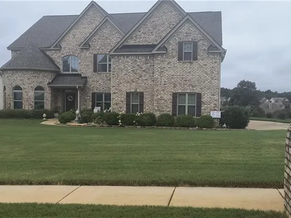 79 Gunner Dr, Fort Mitchell, AL 36856