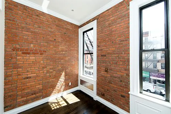 Rented by Icon Realty Management | media 9