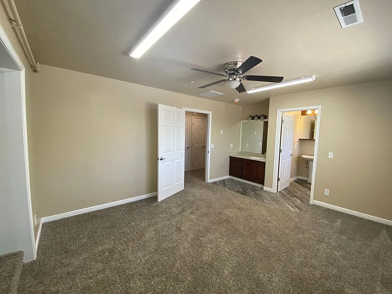 1045 N Canyon St — Photo 9