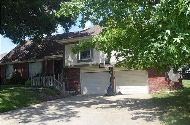 1st image of 605 NE Sunny Creek Ln