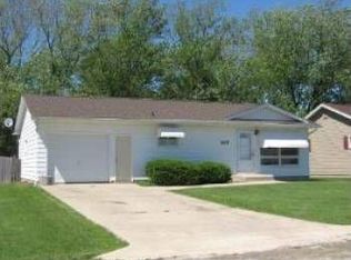 205 Admiral Dr, Harvard, IL 60033
