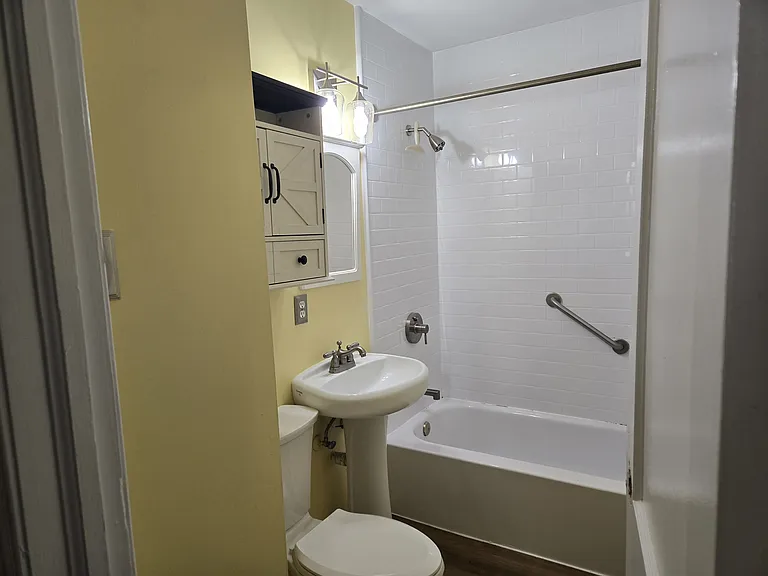 1115 Stewart Dr — Photo 11
