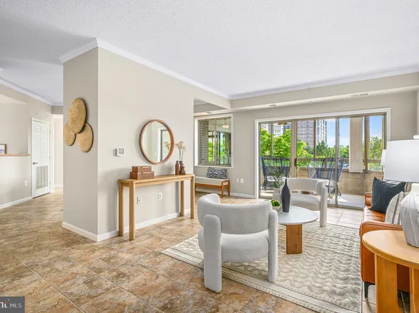 19375 Cypress Ridge Ter Unit 114, Lansdowne, VA 20176