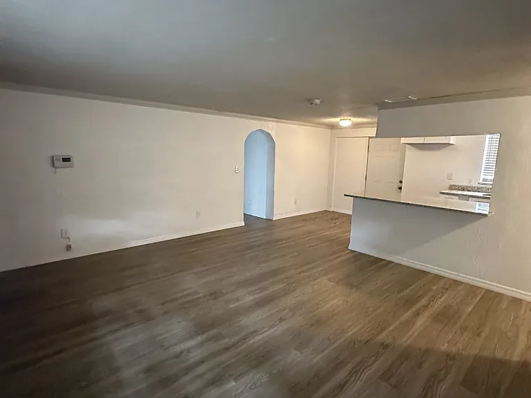 2620 E 33rd Ave — Photo 14